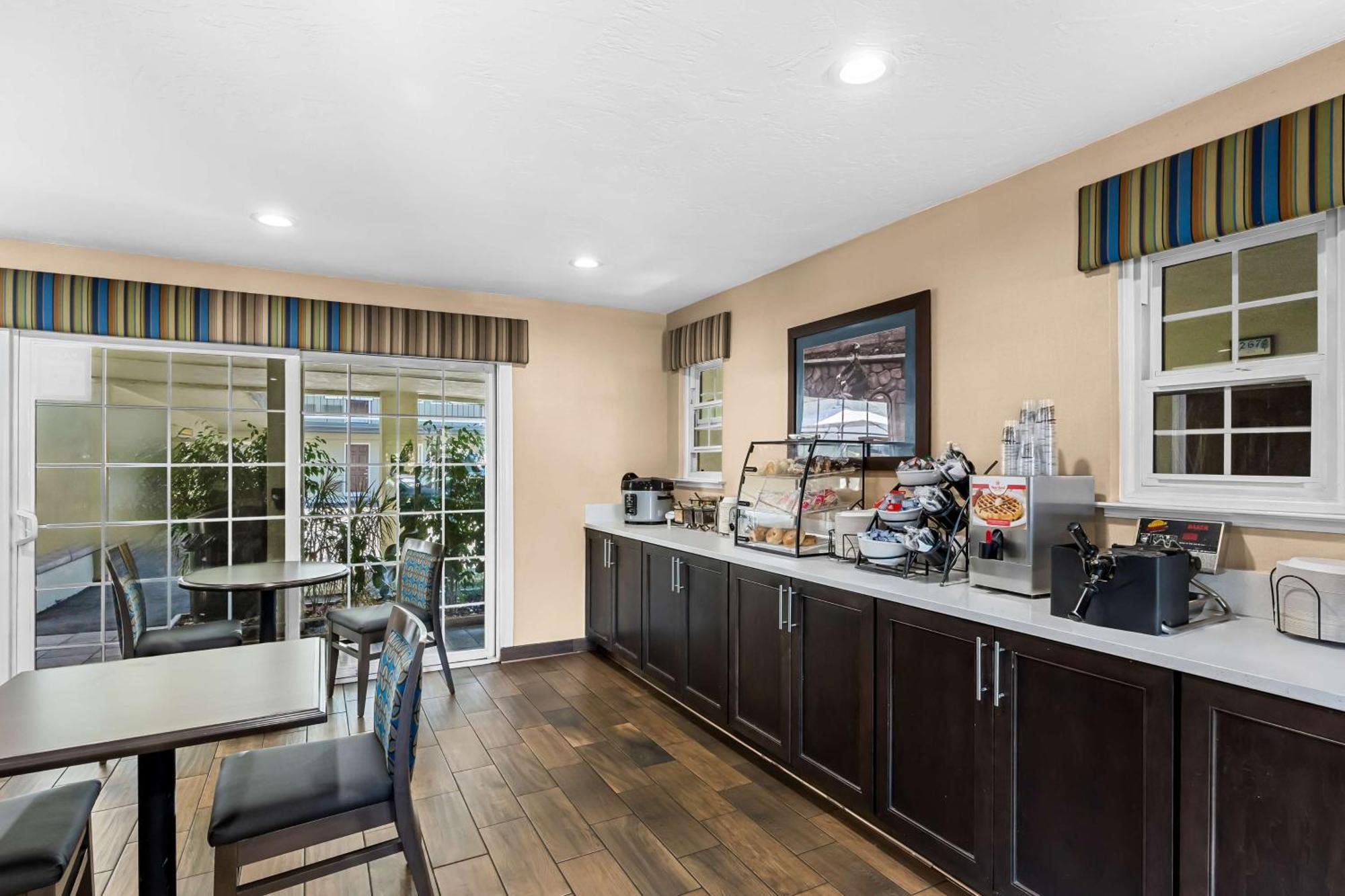 Best Western University Lodge Davis Esterno foto