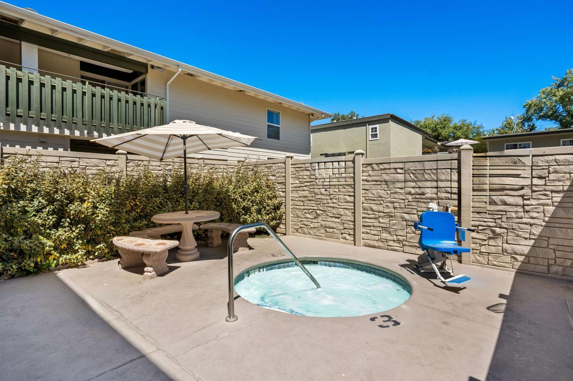 Best Western University Lodge Davis Esterno foto